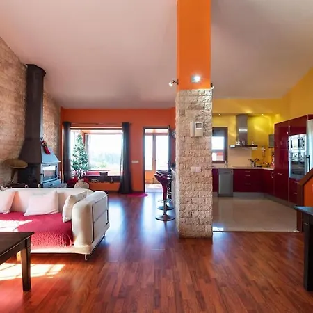 Vivelorural Alba, Private Pool بيت للعطل *